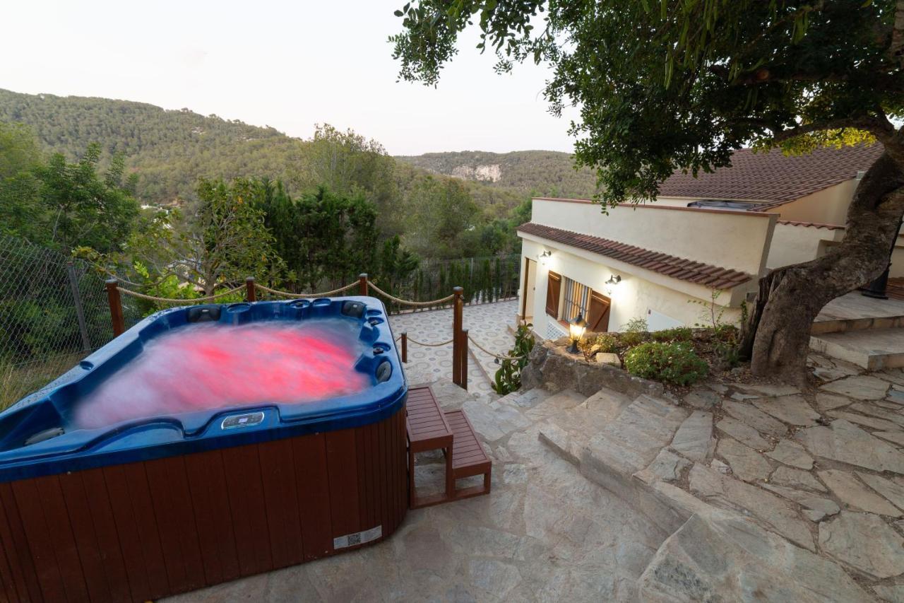 Silom House Vila Sant Pere De Ribes Exterior foto