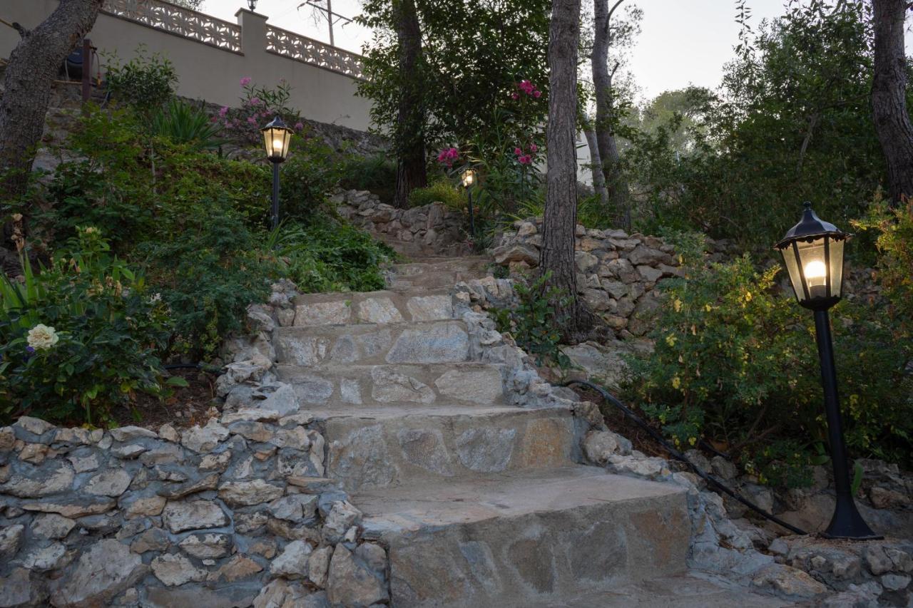 Silom House Vila Sant Pere De Ribes Exterior foto
