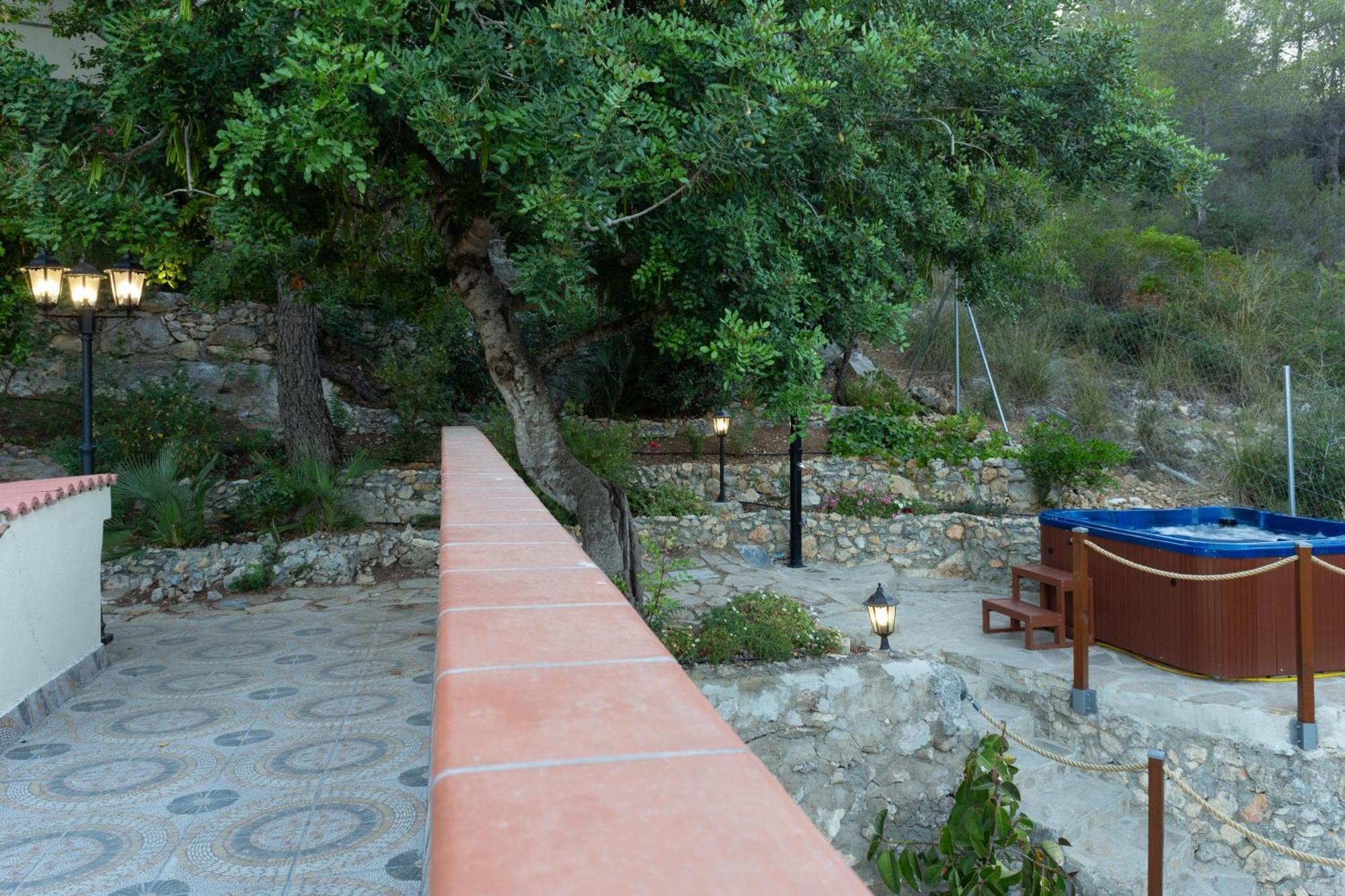 Silom House Vila Sant Pere De Ribes Exterior foto